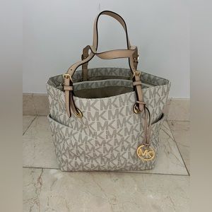 brand new never used michael kors tote bag!